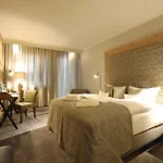 Naegler's Fine Lounge Otel