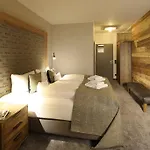 Otel Naegler's Fine Lounge 4*
