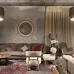 Otel Naegler's Fine Lounge 4*