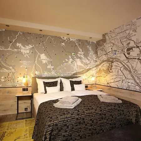 Naegler's Fine Lounge 4*