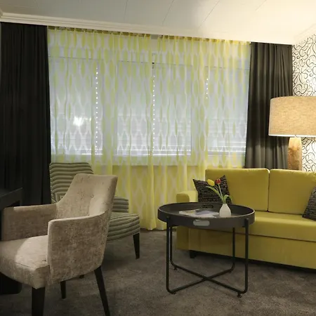 Otel Naegler's Fine Lounge