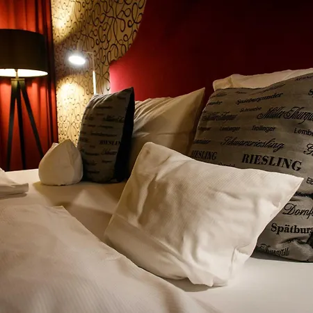Naegler's Fine Lounge Otel