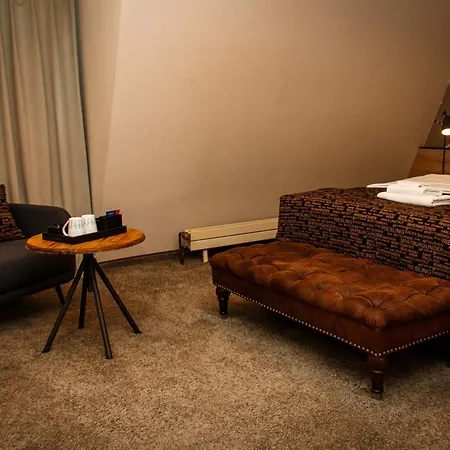 Naegler's Fine Lounge 호텔 4*