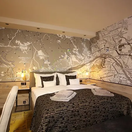 Naegler's Fine Lounge Hotell 4*