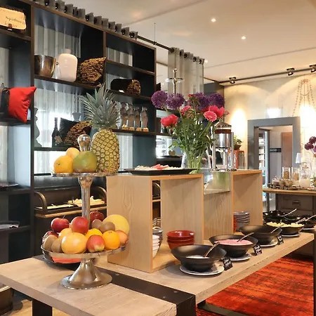 Naegler's Fine Lounge