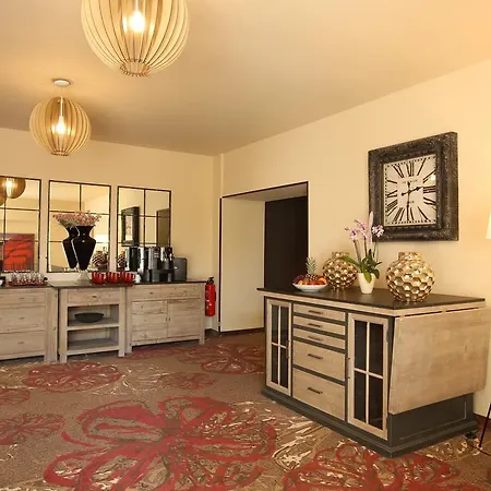 Naegler's Fine Lounge 4* Oestrich-Winkel