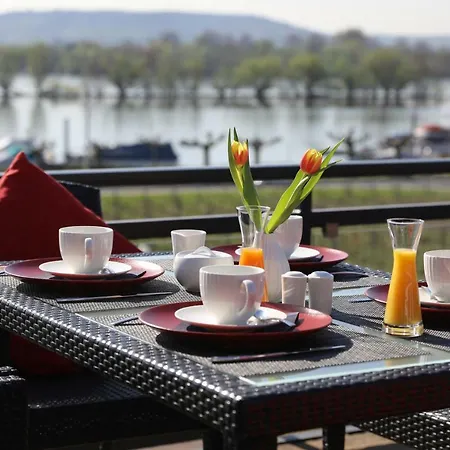 Naegler's Fine Lounge Oestrich-Winkel