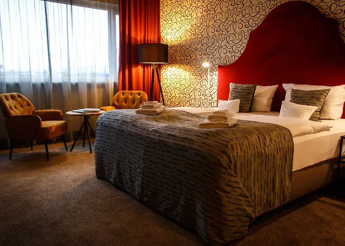 Naegler's Fine Lounge 4*