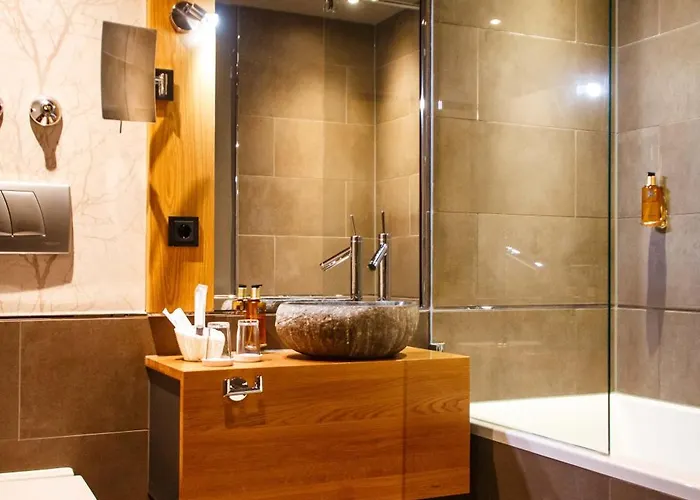 Hotel Naegler's Fine Lounge