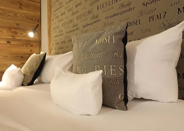 Naegler's Fine Lounge