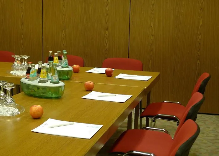 Naegler's Fine Lounge