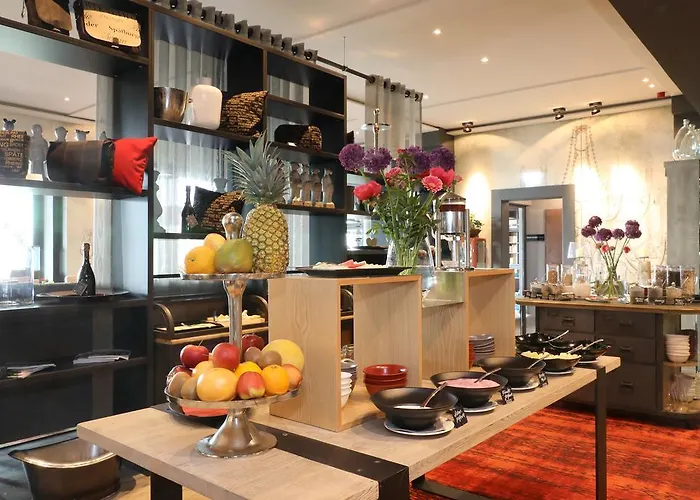 Naegler's Fine Lounge