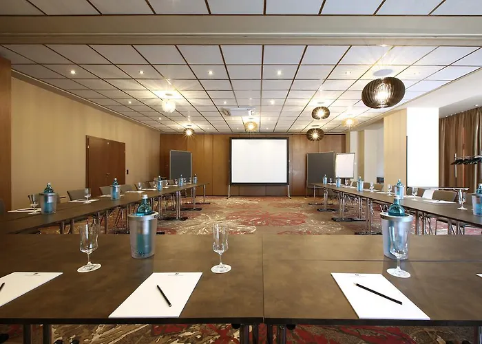 Naegler's Fine Lounge Hotel 4*