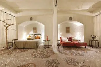 Naegler's Fine Lounge 4*