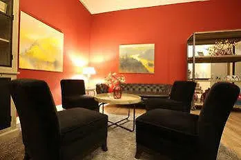 Naegler's Fine Lounge 4*