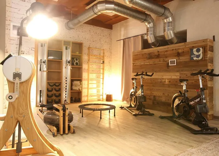 Naegler's Fine Lounge Hotel 4*