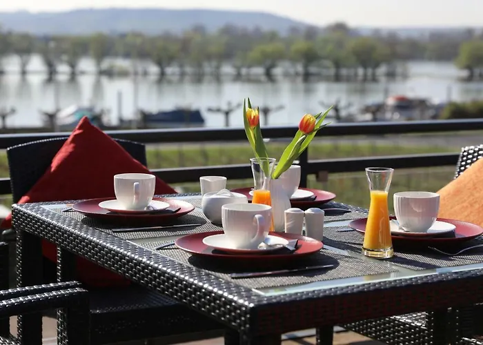 Naegler's Fine Lounge Oestrich-Winkel